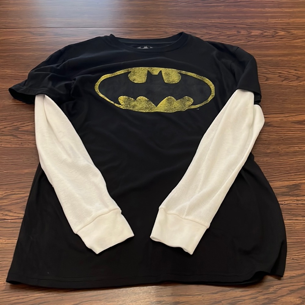 Batman long sleeve shirt, size medium